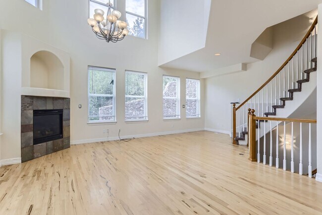 Photo - Beautifully maintained town-home in Centra...