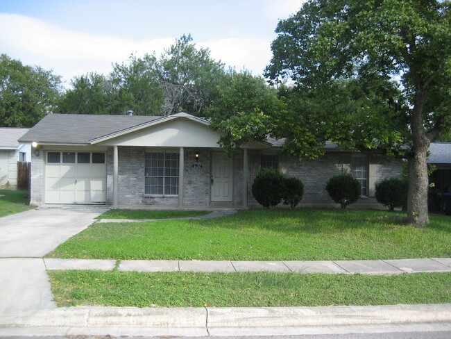 NICE 3 BR 2 BATH*GREAT LOCATION*NEISD*EASY... - NICE 3 BR 2 BATH*GREAT LOCATION*NEISD*EASY... House