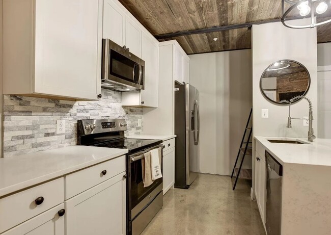 Building Photo - 12 W Montgomery St