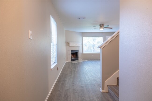 Photo - 10223 Revelstoke Dr