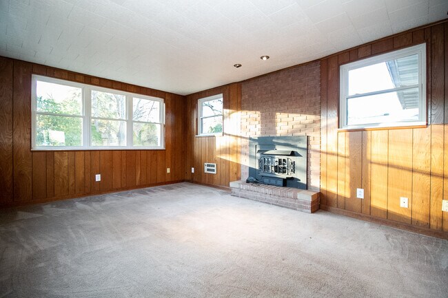 Photo - 5511 W Rowland Rd