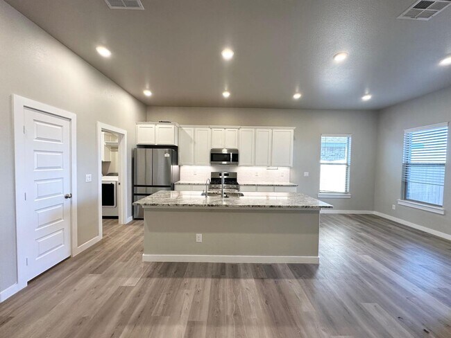 Photo - 3 Bed 2 Bath Ready to Rent!