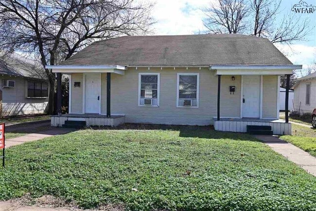 Building Photo - 2003 Wilson Ave Unit 1/2