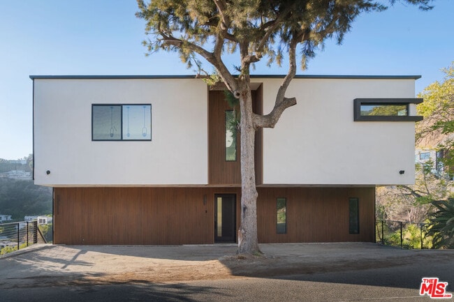 Photo - 1931 Sunset Plaza Dr