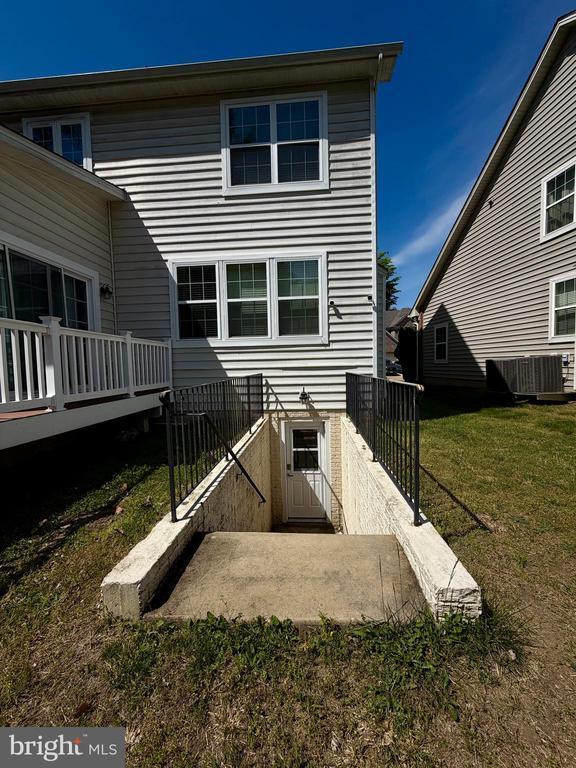 Building Photo - 3010 Winterbourne Dr
