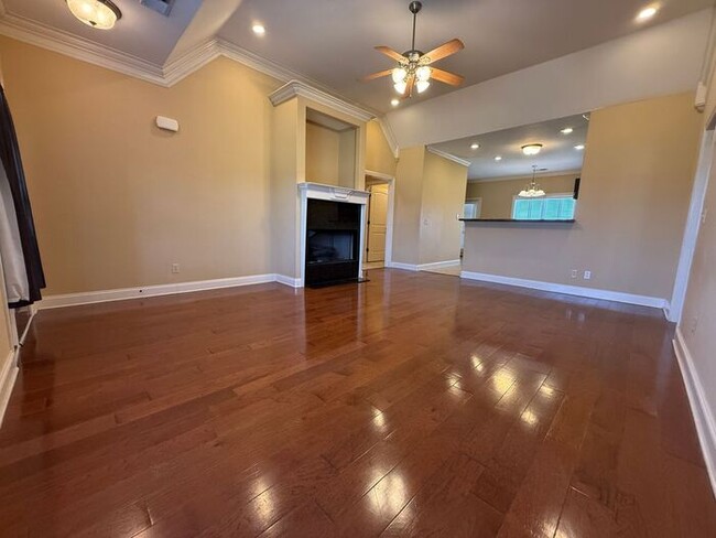 Photo - GORGEOUS HOME IN RUSTLING OAKS JUST MINUTES FROM MEMPHIS