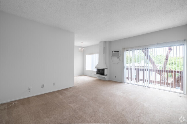 1BR, 1BA - 800SF - Living Room