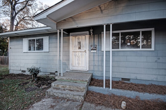 Photo - 4240 Azalea Dr