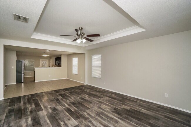 Photo - 818 Cowhide Dr