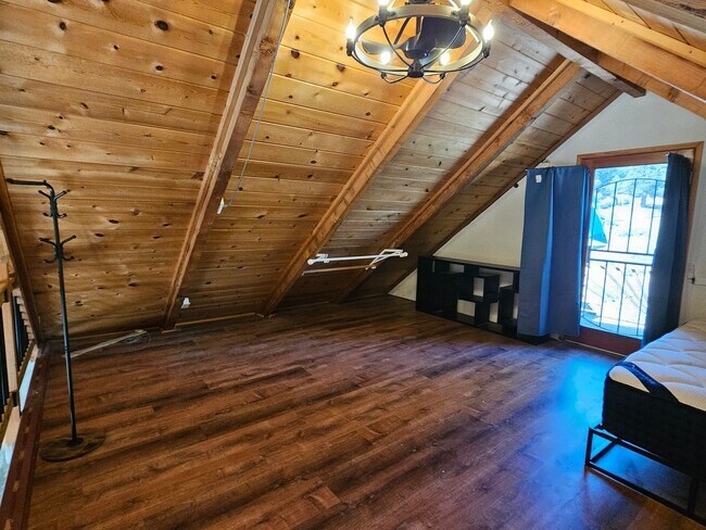 Photo - 1317 Leisure Ln