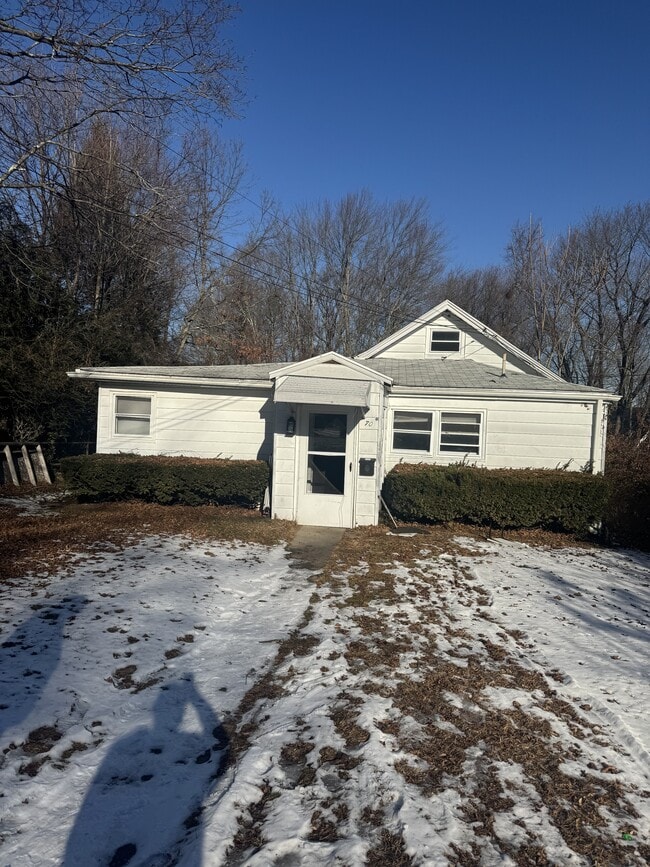 70 Highlawn St