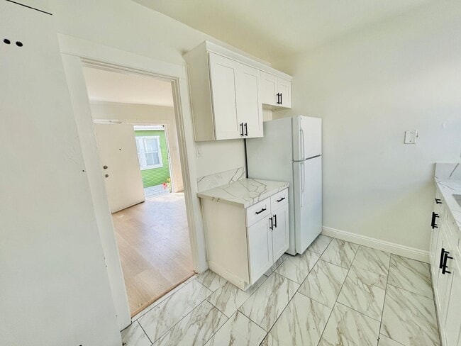 Photo - 1926 1/2 Daly Street-