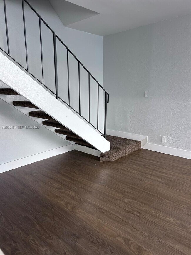 Photo - 2181 Catherine Dr Unit 2