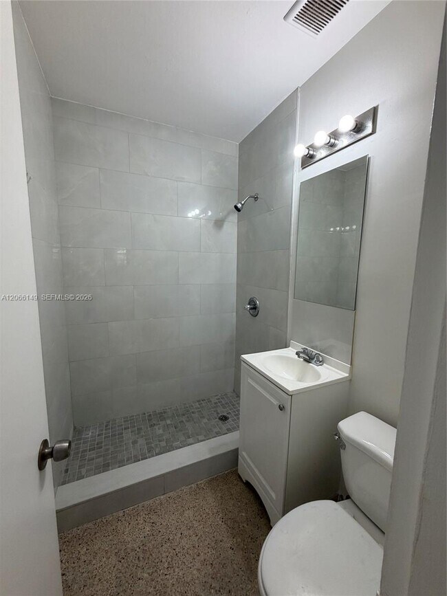 Photo - 980 W 53rd Terrace