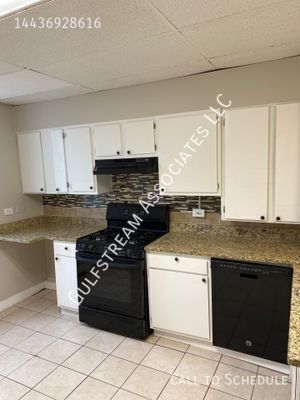 Photo - 2111 Eagle St