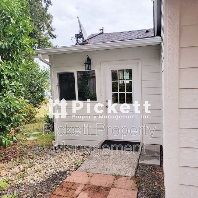 Photo - 2821 Erlands Beach Loop NW