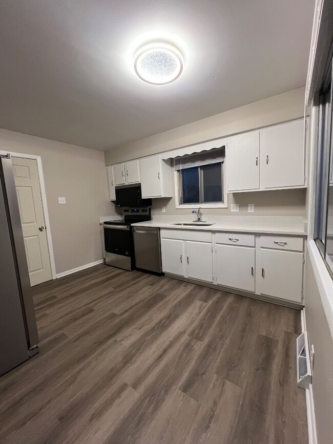 Photo - 11224 Roxbury Dr