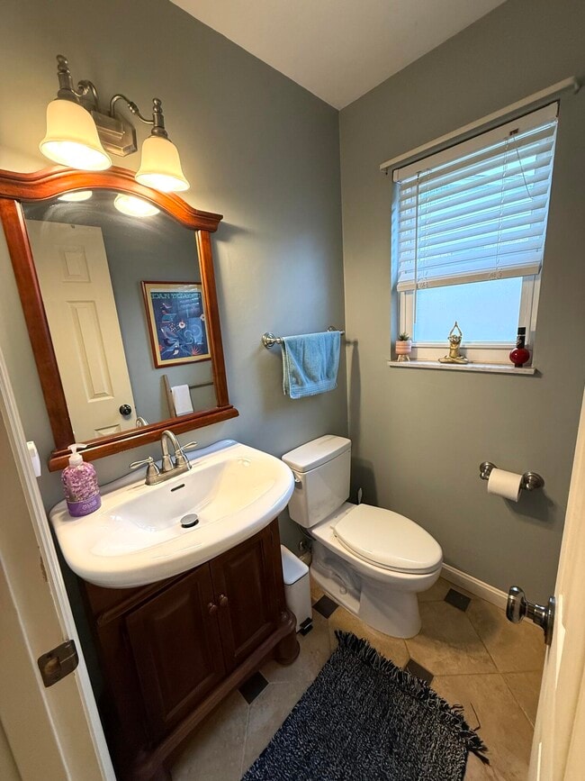 Photo - 2840 Campus Dr