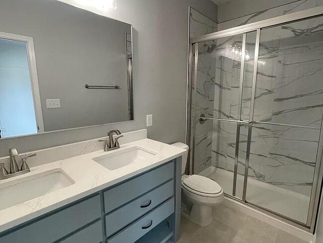 Photo - 2531 Jones St