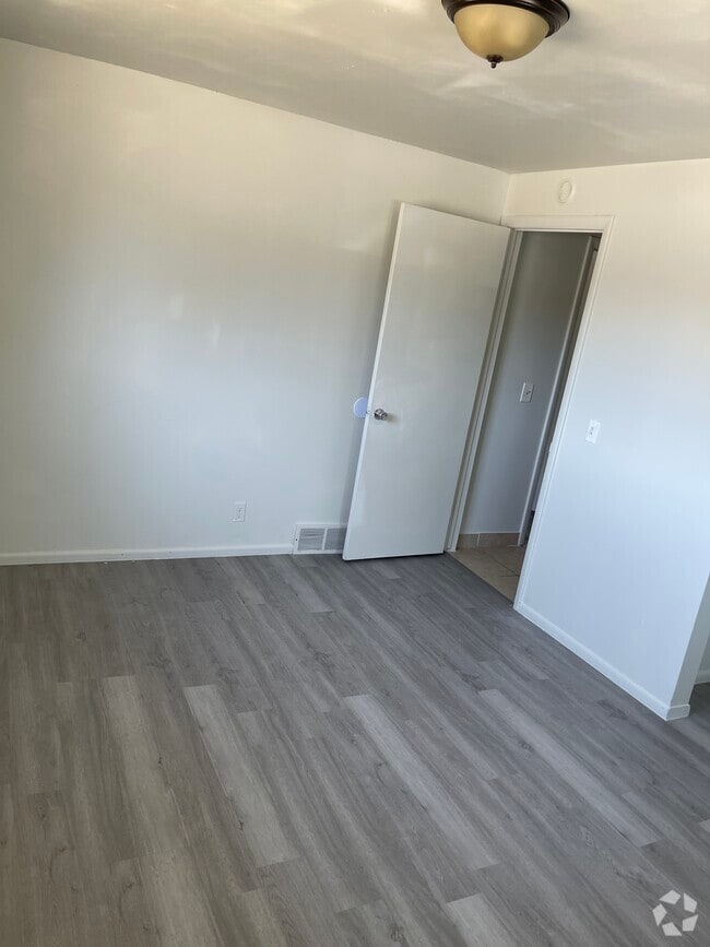 Building Photo - 4253 El Camino St Rental
