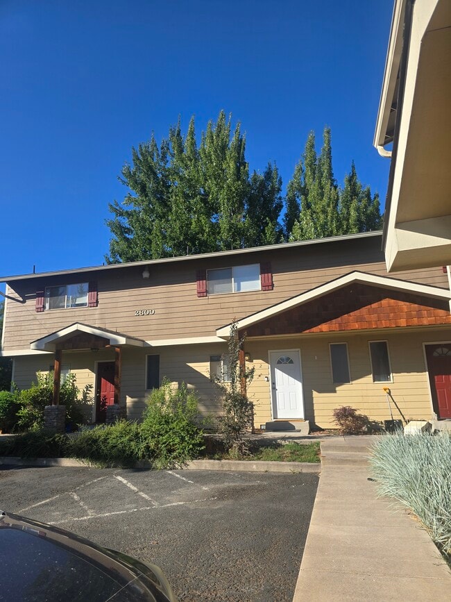 Building Photo - 2800 California Ave Unit 4 Rental