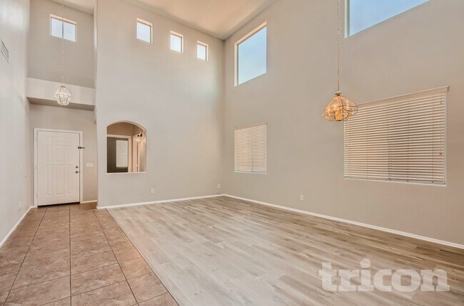 Photo - 1353 E Judi Dr
