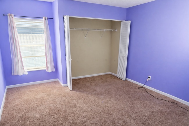 Photo - 856 Creekway Ct