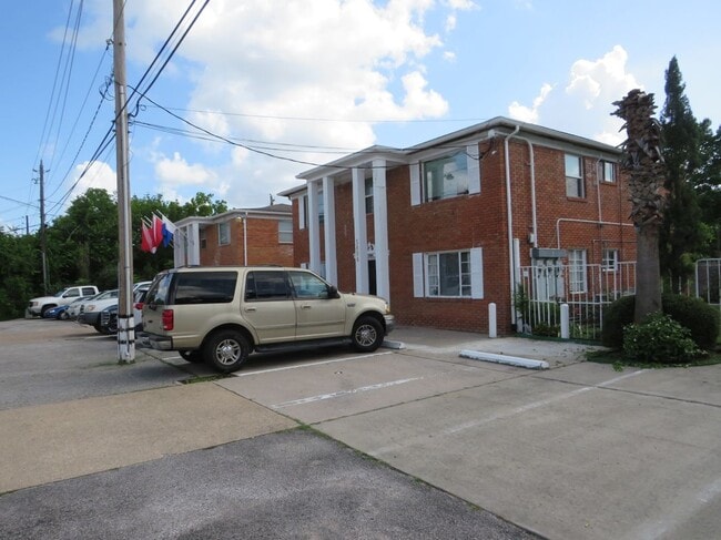 Photo - 5804 Newcastle St Apartamento