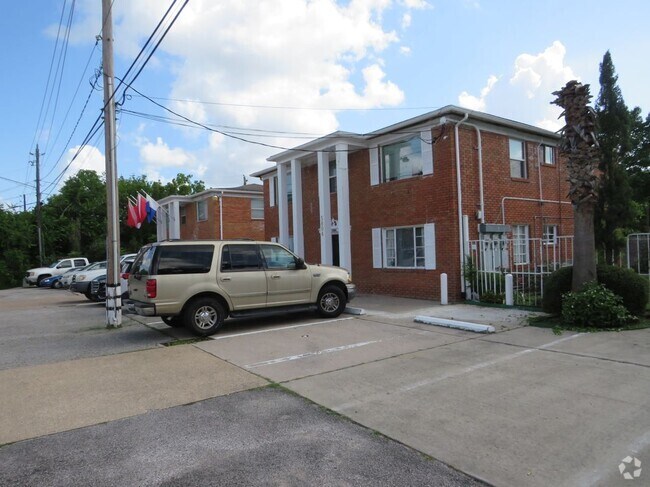 Building Photo - 5804 Newcastle St Rental