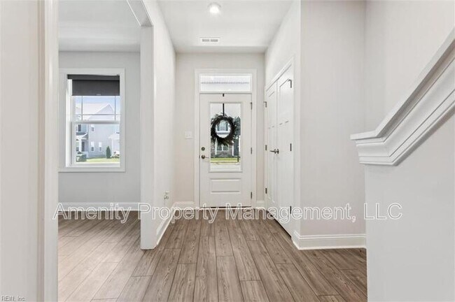 Photo - 1544 Stanford Ln