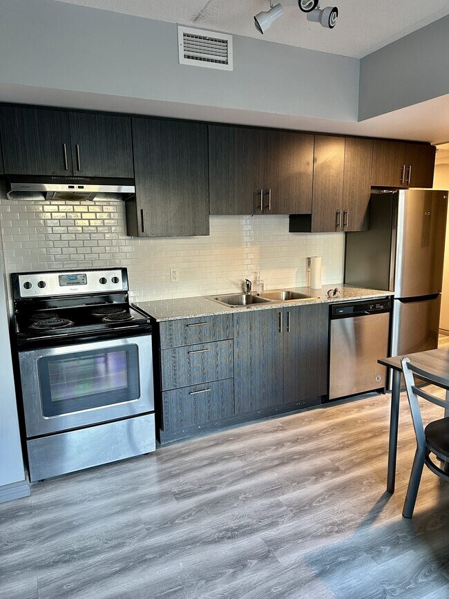 Photo - 275 Larch St Unit 275-F larch St