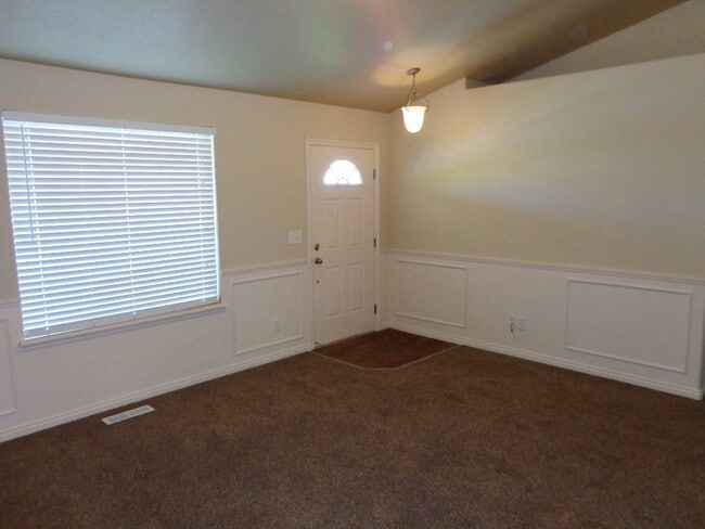 Photo - 2022 Juniper Dr