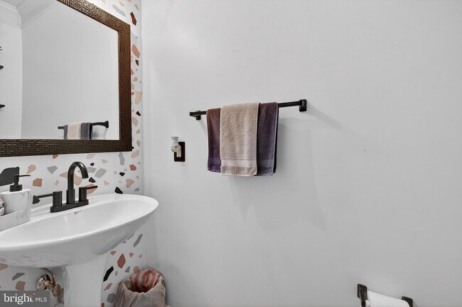 Photo - 1797B Wheyfield Dr