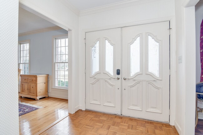 Photo - 4117 Knollcrest Cir N