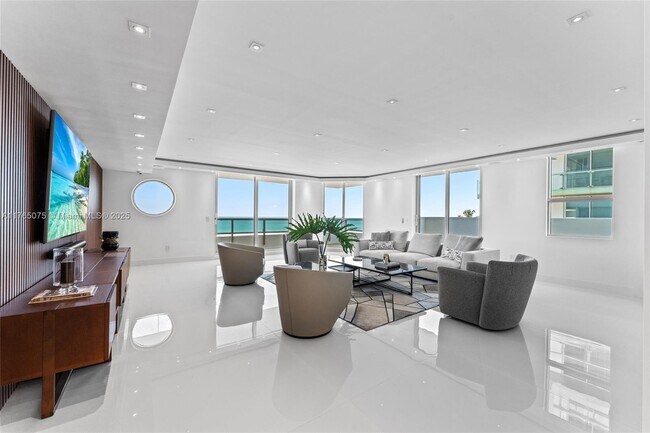 Photo - 5801 Collins Ave