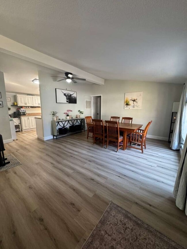 Photo - 113 Briggs St