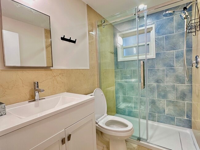 Building Photo - 61 Pelham Rd Unit 3