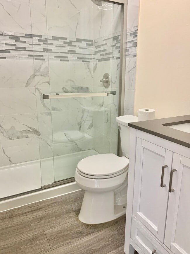 Photo - BEAUTIFUL One Bed on Madison Ave, Close to Campus! Corner Unit