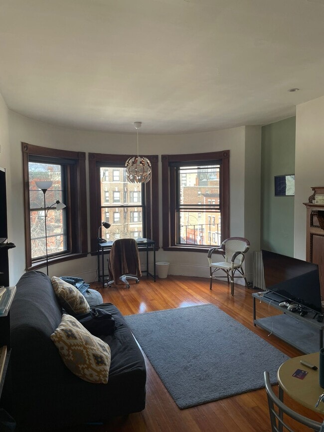 Photo - 849 Beacon St