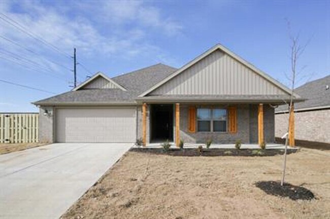 Come check out this Riverwood home in Lowell! - Come check out this Riverwood home in Lowell!