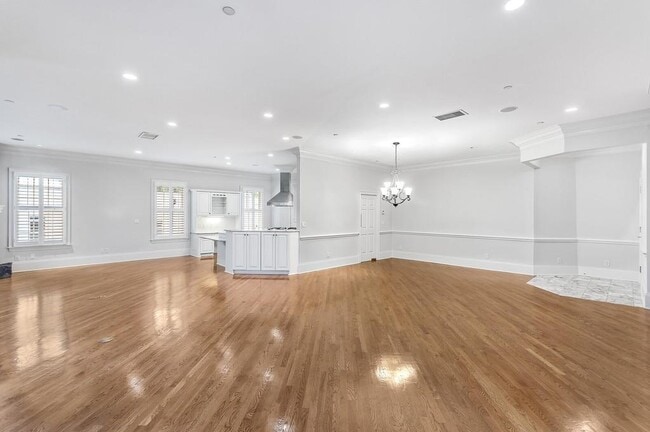 Photo - 3657 Peachtree Rd NE Unit 4B