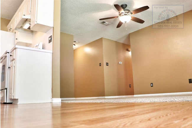 Photo - 204 Bellevue Cir