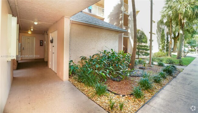 Building Photo - 9481 Evergreen Pl Rental