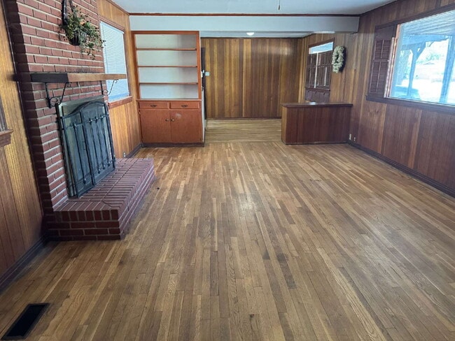 Photo - "Charming 2-Bed Home with Gleaming Hardwood Floors in Central Lubbock – 1274 Sq. Ft. of Cozy Livi...