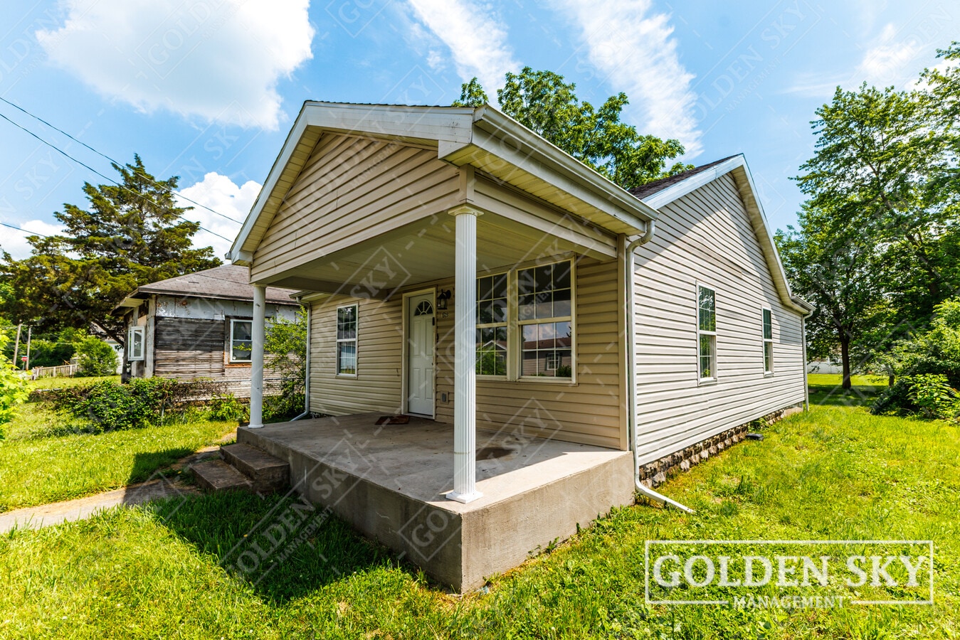 Photo - 1609 E 2nd St