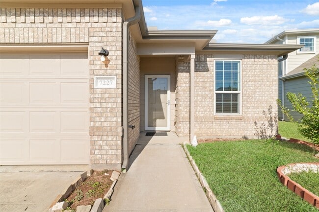 Photo - 7227 Hobby Wind Ridge Dr