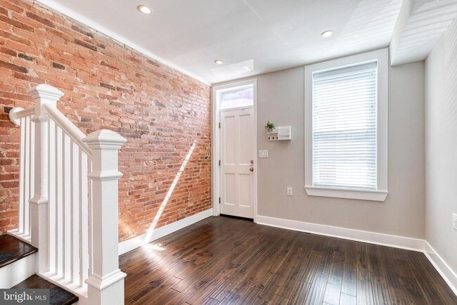 Photo - 734 S Robinson St