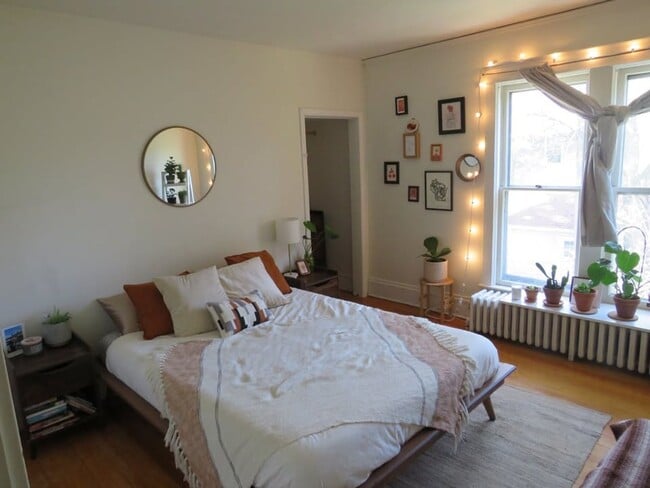 Photo - 1421 State St Unit 3