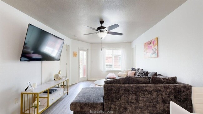 Photo - 515 Southwest Pkwy Unidad 304