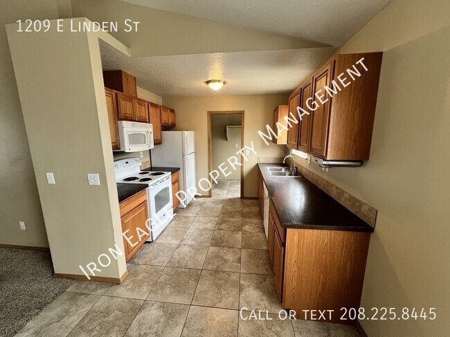 Photo - 1209 E Linden St